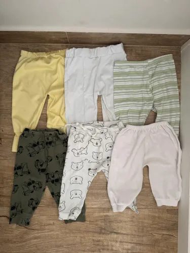Conjunto de calça infantil, Caetés e outras marcas veste até 9 meses 