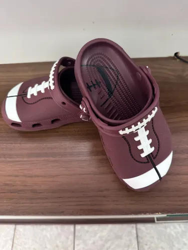 Crocs original edição futebol americano 