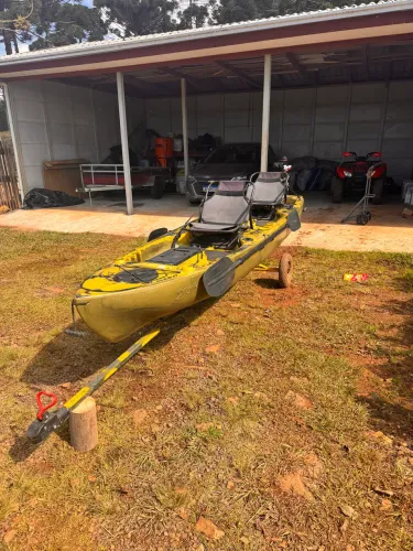 Caiaque mero duplo com motor toyama 2.6