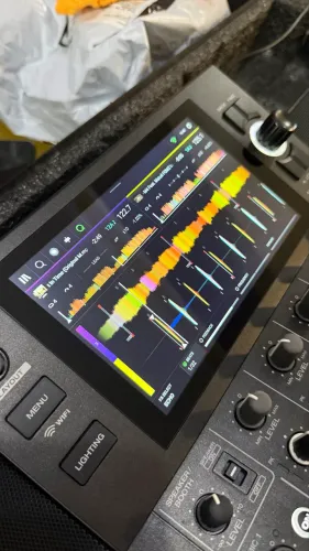 Denon SC Live 4 - Controladora