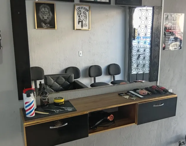 Vendo bancada com espelho