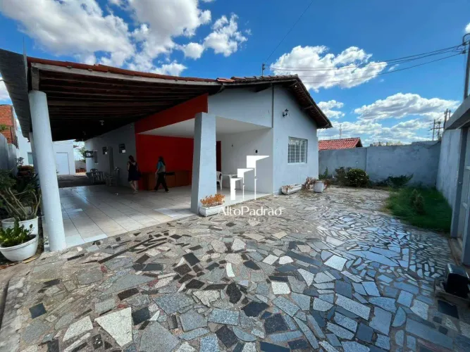 Casa à venda por R$ 700.000 - Morada do Sol - Teresina/PI
