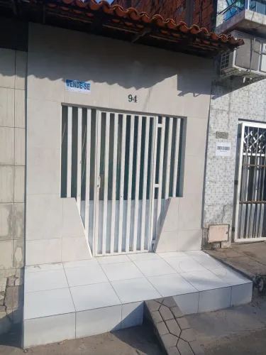 Casa 74, 50  mts quadrado, 2 quartos, 1 terraço,1 sala, 1 cozinha americana, 1 banheiro.