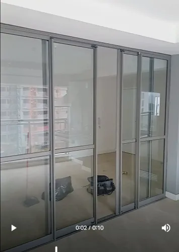 Porta de vidro altura 2500  Largura 3000  comprei não gostei quero vender 