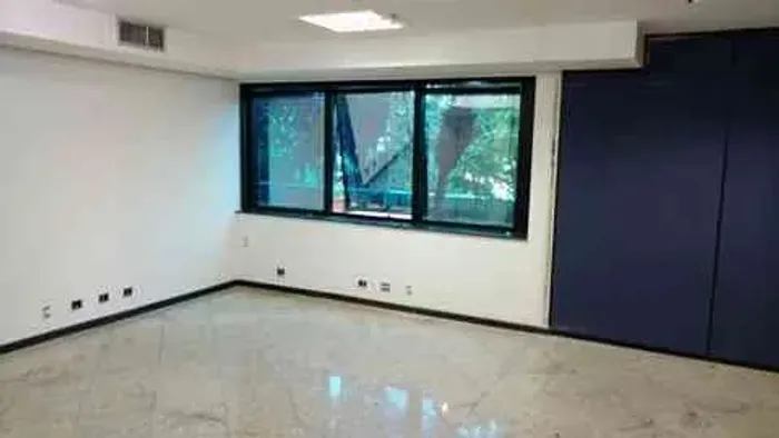 SALA NO CENTRO DE ALPHAVILLE!