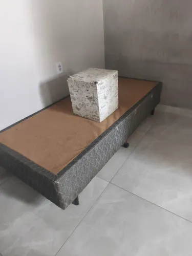Vendo base cama solteiro 