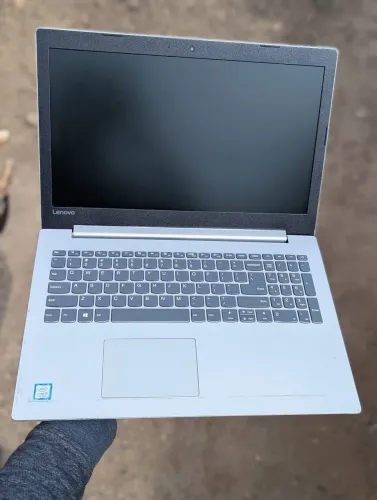 Notebook Lenovo Core i3 sexta geração SSD 240GB 4GB RAM 