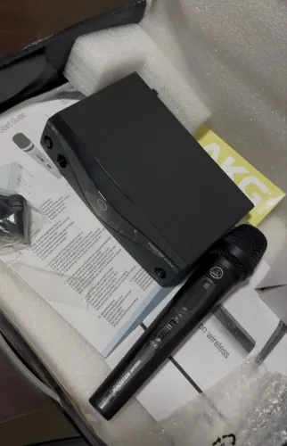 Microfone AKG sem fio profissional 