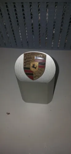 souvenir da Porsche logo
