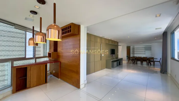 Apartamento à Venda no Belvedere, Belo Horizonte 238m², 4 Quartos, 2 Suítes e 4 Vagas de