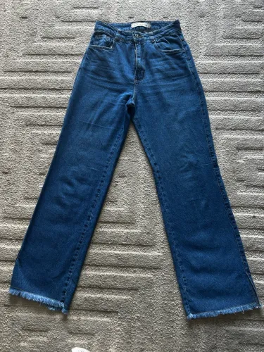 Calça Wide Leg com barra desfiada TAM 38
