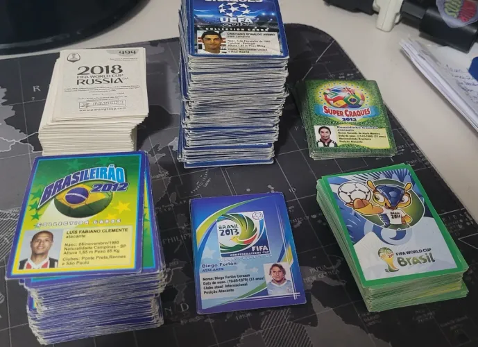 Figurinhas copa 2018 e cartas colecionáveis Brasileirão 2012 e mais