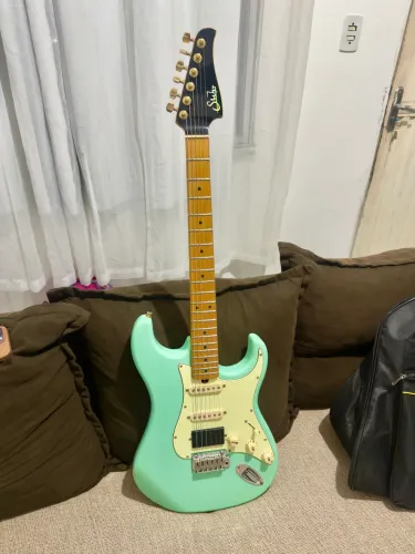 Guitarra Custom Shop Inspirada na Suhr