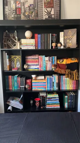 Estante para livros preta