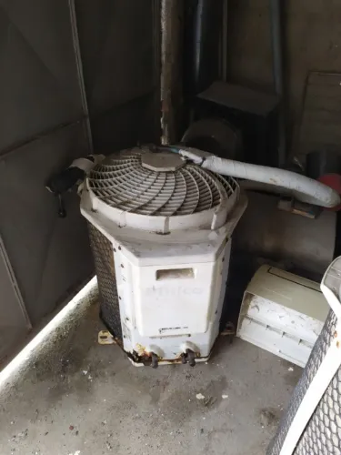 Vendo - Ar Condicionado Split 12.000 btus - foi tirado Funcionando - porem nao tava geland