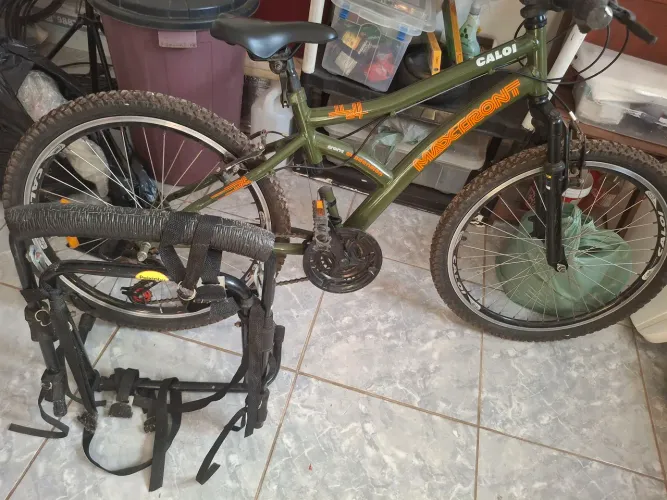 Vendo uma caloi aro 24 com machas/vem com suporte pra carregar no carro.