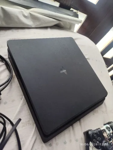 PS4 slim