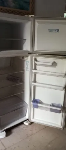 Faço a entrega aceito cartão, geladeira Eletrolux 365 litros