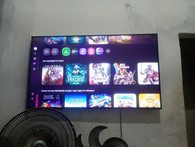 Smart tv 50 polegadas Samsung funcionando numca foi aberta meses de uso