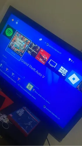 Vendo ps4 , dispenso trocas , anúncio saíra em breve 