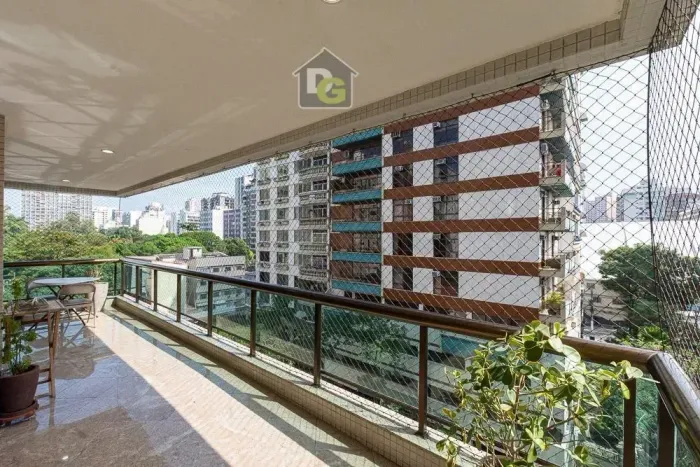 VENDA. ICARAÍ. NITERÓI. MAGNÍFICA PLANTA. 285 M². ALTO PADRÃO. FRENTE. VARANDÃO, 4 SUÍTES