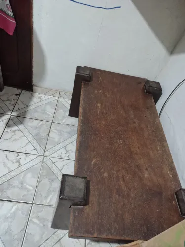 Mesa de centro de madeira maciça