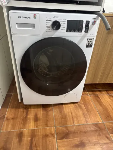 Máquina lava e seca. Marca: Brastemp lava 10kg e seca 6kg