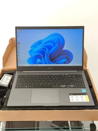 Notebook Samsung Book | Celeron 6305 | 4GB | 128GB SSD | UHD | 15.6"