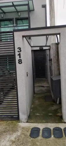 Alugo apartamento **