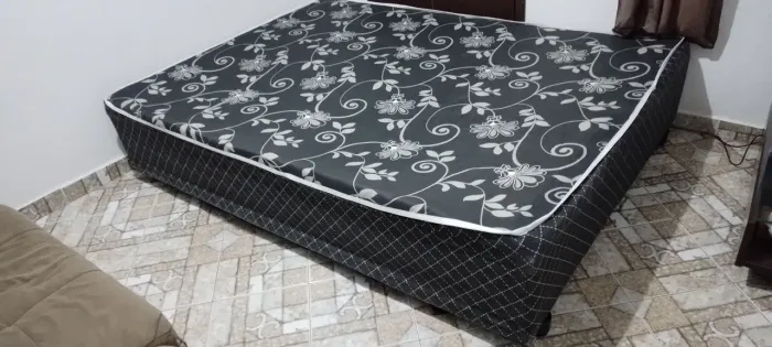 vendo uma cama