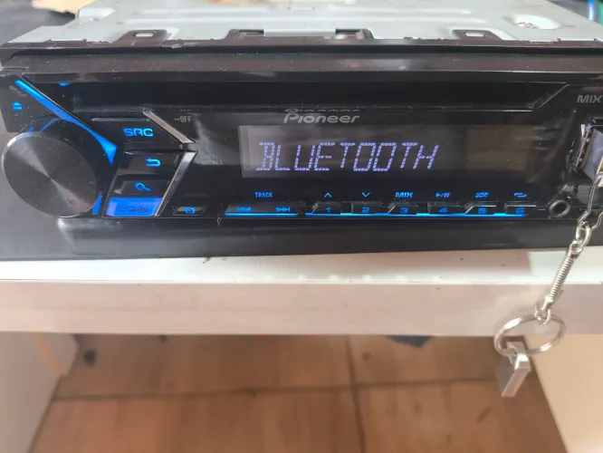 Pioneer deh-s1080ub com Bluetooth interno 