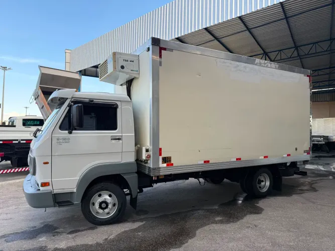 Vw9.150 baú refrigerado