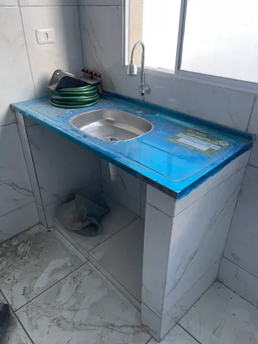 Vende-se pia 1,20 x 53cm com torneira
