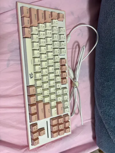 Teclado Mecânico Redragon Rosa e Branco 