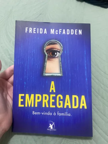 Livro- A empregada