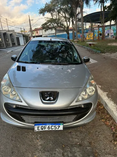 Peugeot 207 XR 1.4 Flex 8V 5P 2011