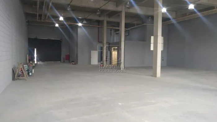Prédio para alugar, 1985 m² - Vila Luzita - Santo André/SP