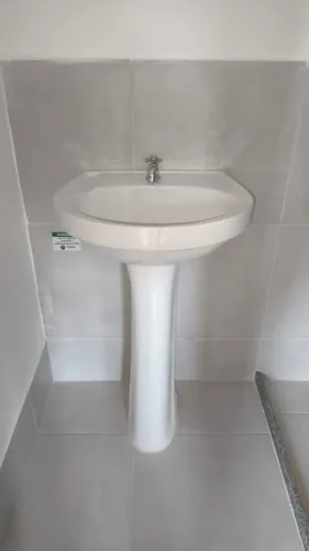 Pia para banheiro com torneira NOVA