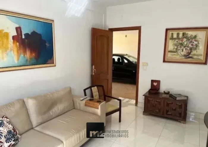 Casa de 416 m² no Setor Bueno + Ponto Comercial.