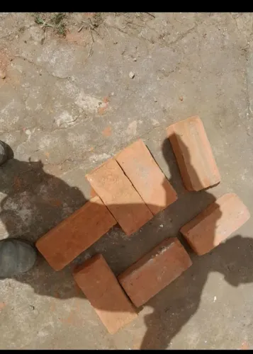 0,70 centavos a unidade Tijolinhos de barro para fazes churrasqueira fogão etc !