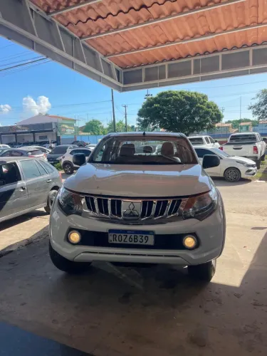 Mitsubishi L200 Tri. Outdo. GLS 2.4 CD 4X4 Die. AUT 2024