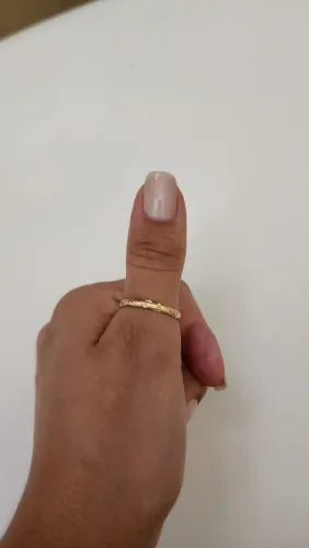 Anel/ Aliança de ouro 18k. Peso 0,7g aro22