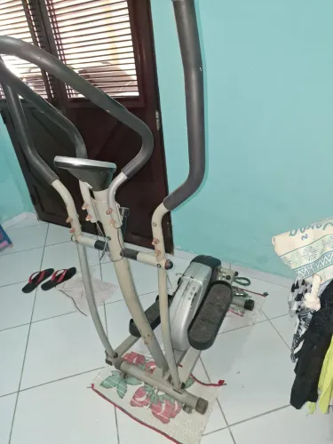Aparelho Elíptico em ótimo estado barato