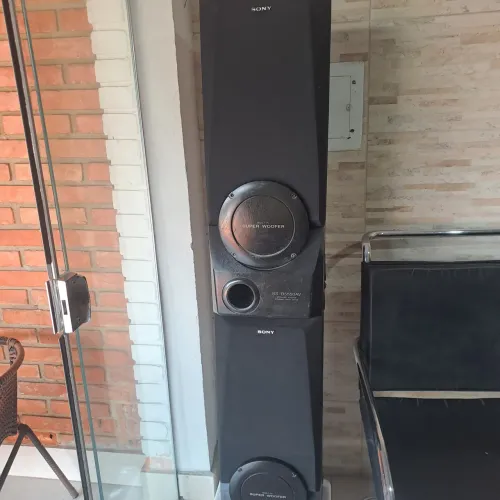 Par de cxs do sony LBT N555 bem conservadas