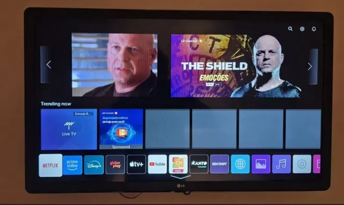 Vendo tv smart 32 polegadas LG novinha