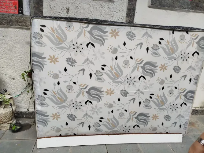 Cama box usada em bom estado