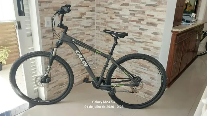 3 Bicicletas Caloi - Ótimo Estado Vendo 3 bicicletas Caloi em excelente estado.F- *
