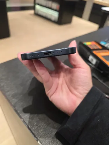 iPhone 15 pro 128