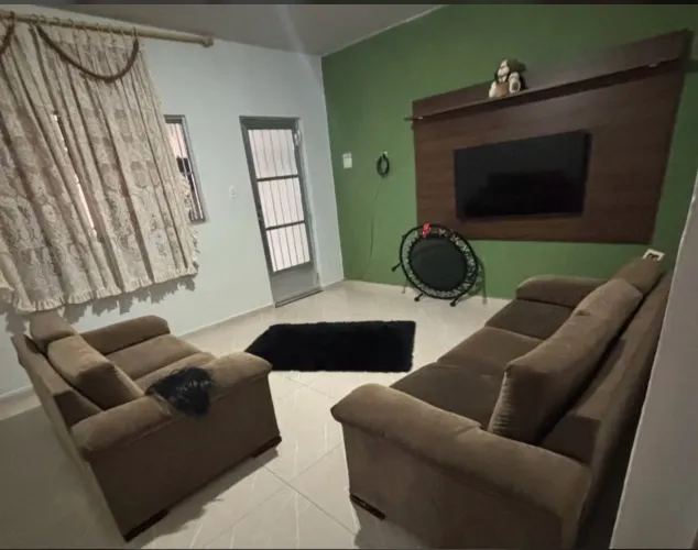 Vendo  sofá e painel 