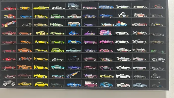 Carrinhos hotwheels/ contem